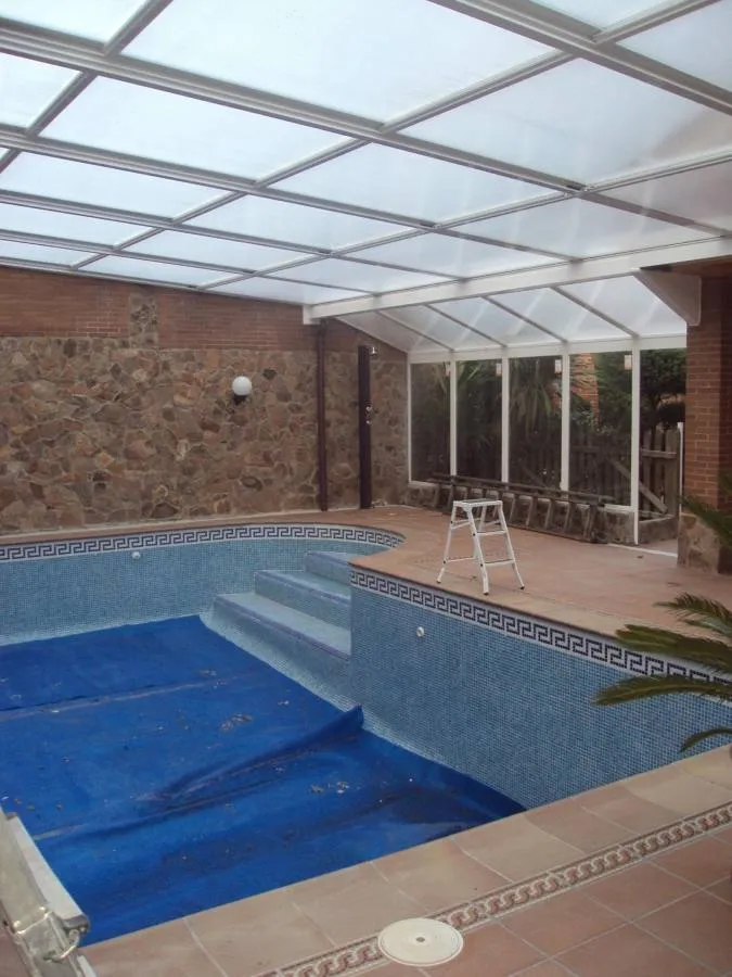 Trabajos realizados de cubiertas de piscinas en Leganés