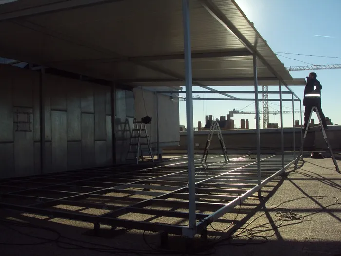 Pérgola exterior de metal desde cero